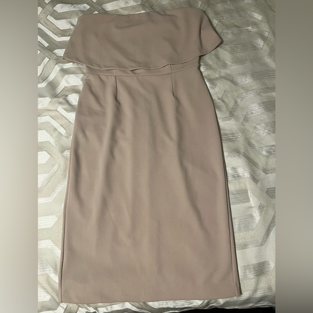 NWOT DYNAMITE Off-shoulder taupe wedding party dress